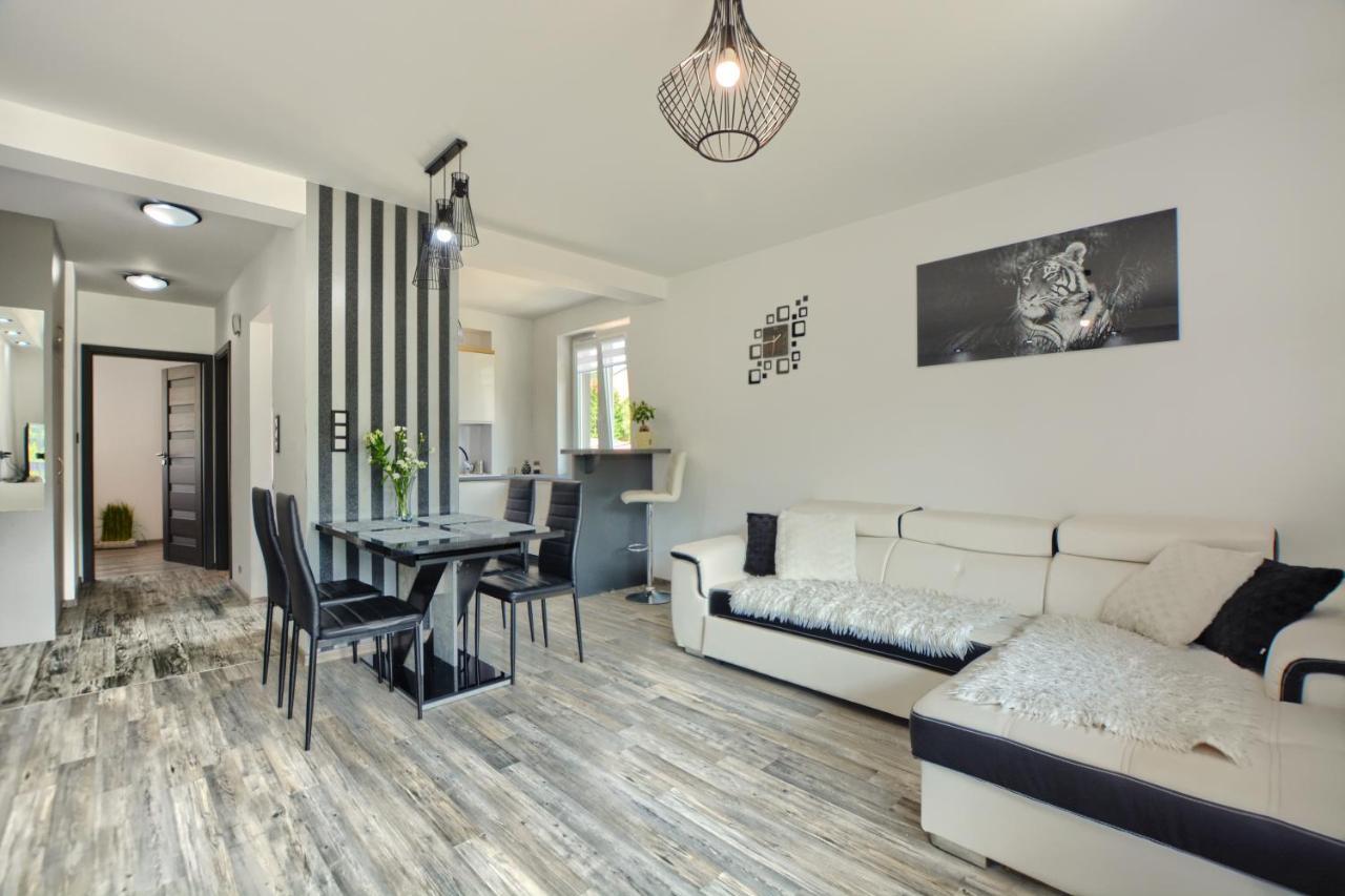 Apartament Glamour Ustrzyki Dolne Εξωτερικό φωτογραφία